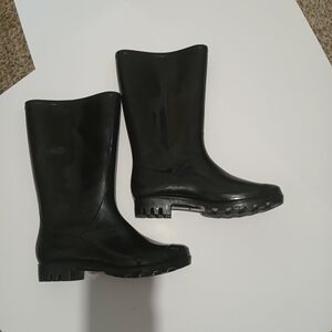 Sleek Black Women's Rain Boots Size 7